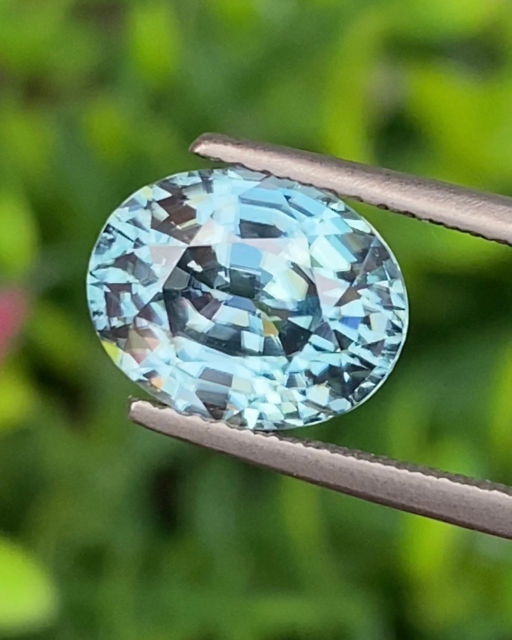 พลอย เพทาย (Zircon) 5.00 กะรัต (Cts.) พลอยแท้ อัญมณีมงคลประจําวันเกิด เครื่องประดับพลอย