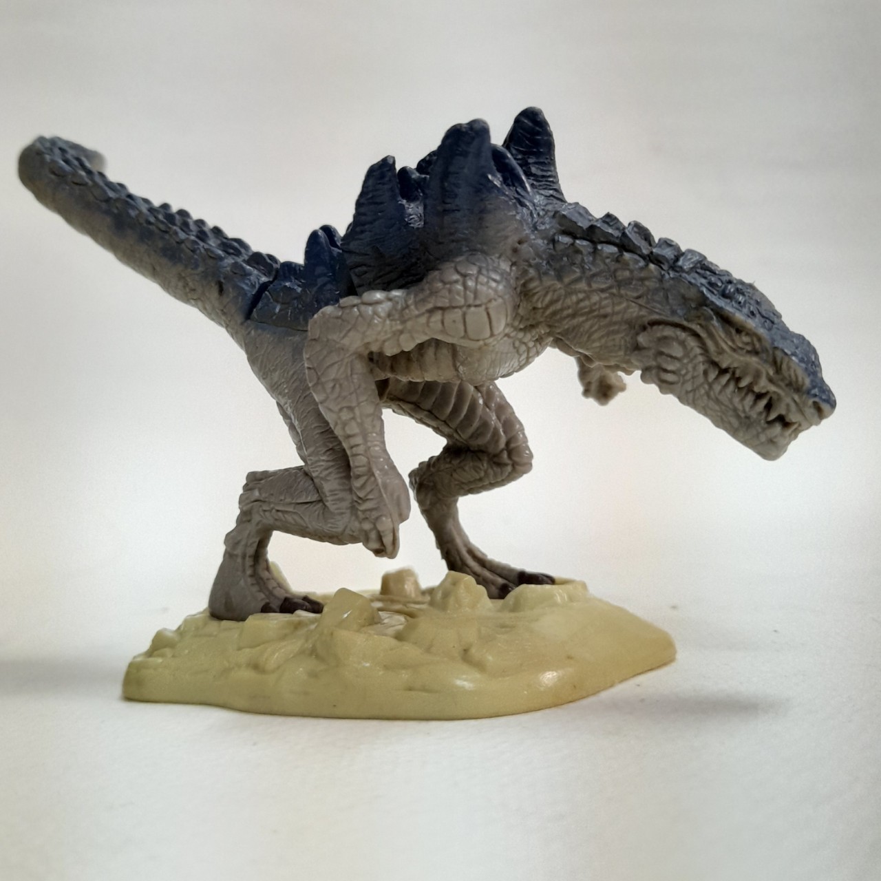 มีหลายภาพ,ฟิกเกอร์ พลาสติก ขนาดตามรูป ขยับบางส่วนได้ มีฐาน มีตราปั๊ม ซิลล่า ก๊อตซิลล่าอเมริกา มือสองสภาพดี