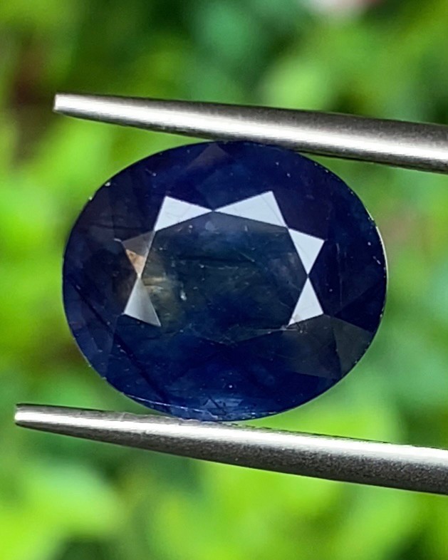 ไพลิน (Blue Sapphire) 5.69 กะรัต (Cts.) พลอยแท้ อัญมณีมงคลประจําวันเกิด เครื่องประดับพลอย