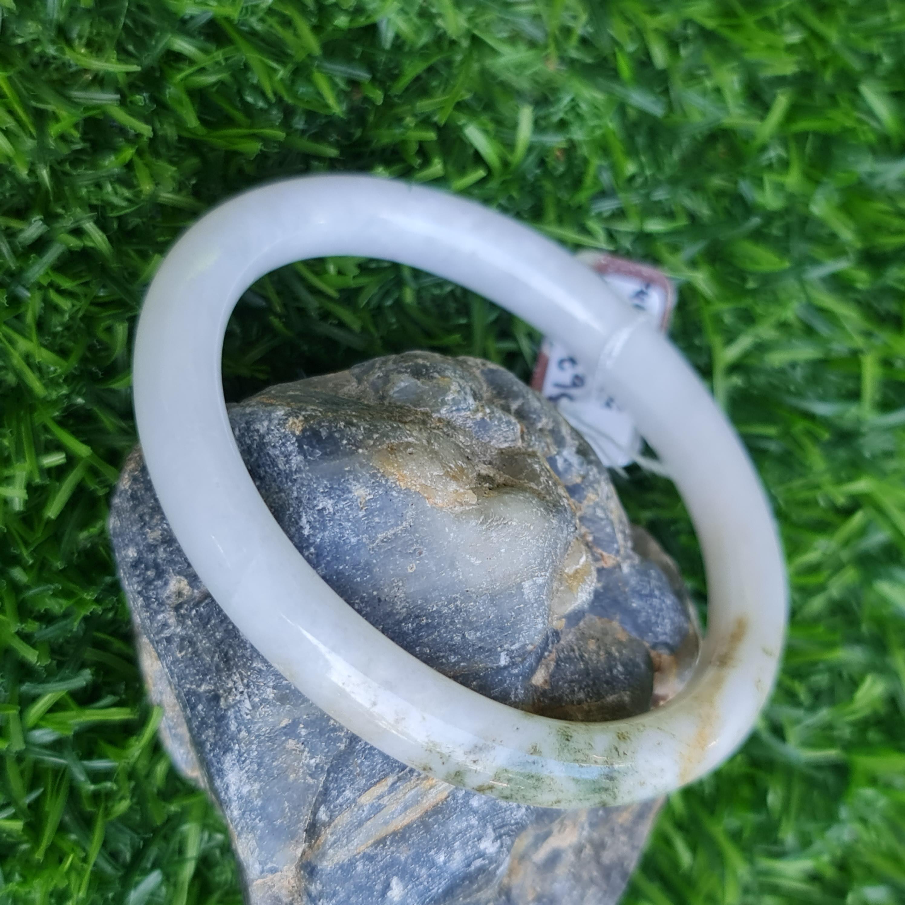 JB6711066 หยก พม่า แท้ Jade กำไลหยก 56.2 มม. (Jadeite bracelet) พม่า (Myanmar)