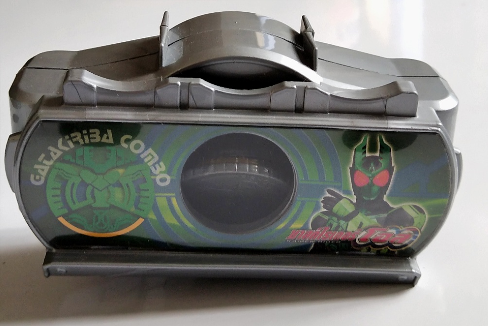 ของเล่น ของสะสม กล่องใส่เหรียญ เมดัล รูปเข็มขัด ไรเดอร์โอส "คาตะคิริบะ" แถมจากขนมขบเคี้ยว แคมปัส ปี2010