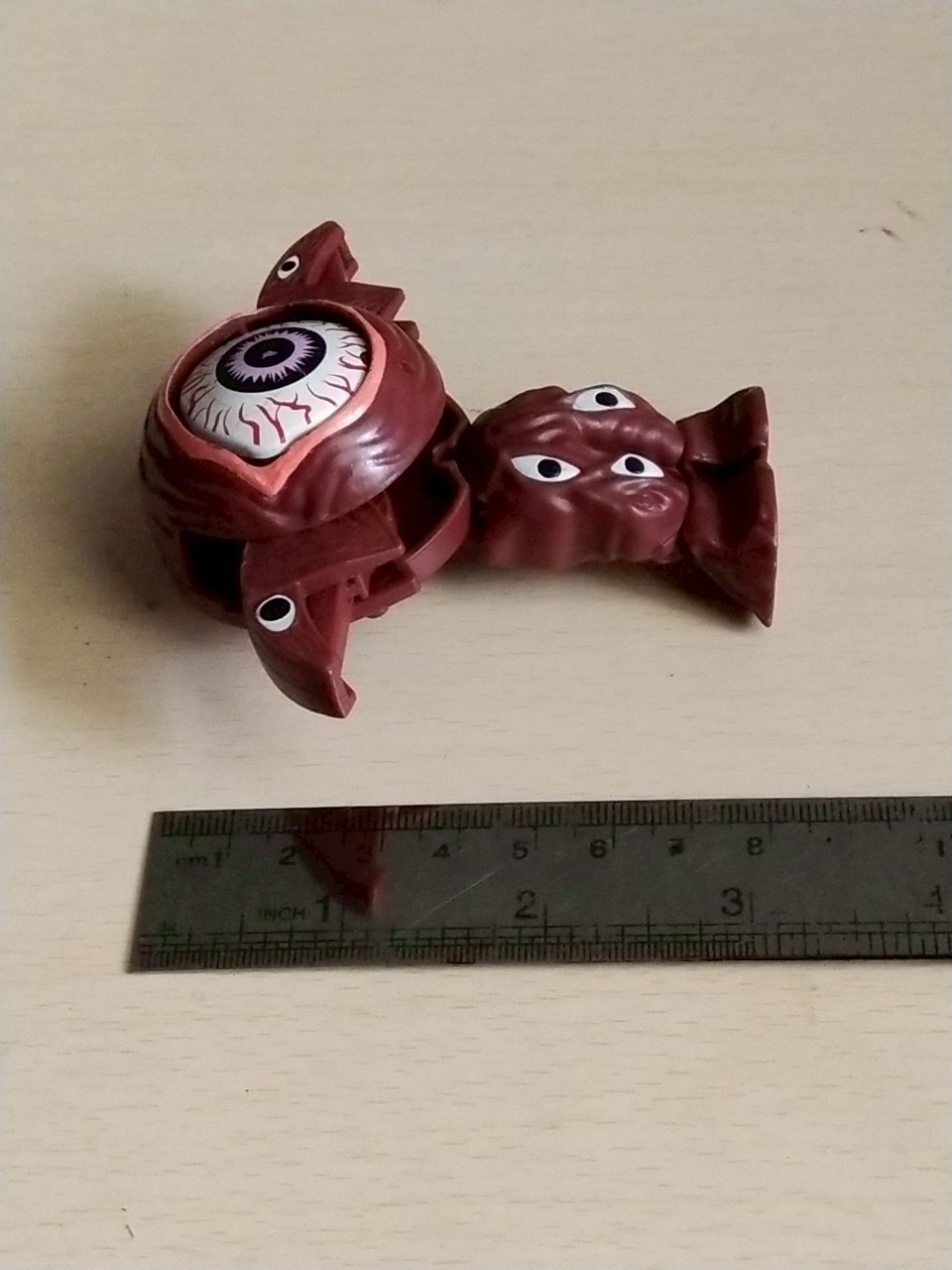 มีหลายภาพ ของเล่นไข่ สัตว์ประหลาด กันคิว (GUN Q) ศัตรูของ อุลตร้าแมนไกอา ของมีตามภาพ