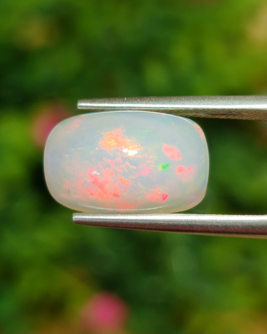 พลอย ไวท์ โอปอล White Opal 5.14 กะรัต (Cts.) พลอยแท้ อัญมณีมงคลประจําวันเกิด เครื่องประดับพลอย