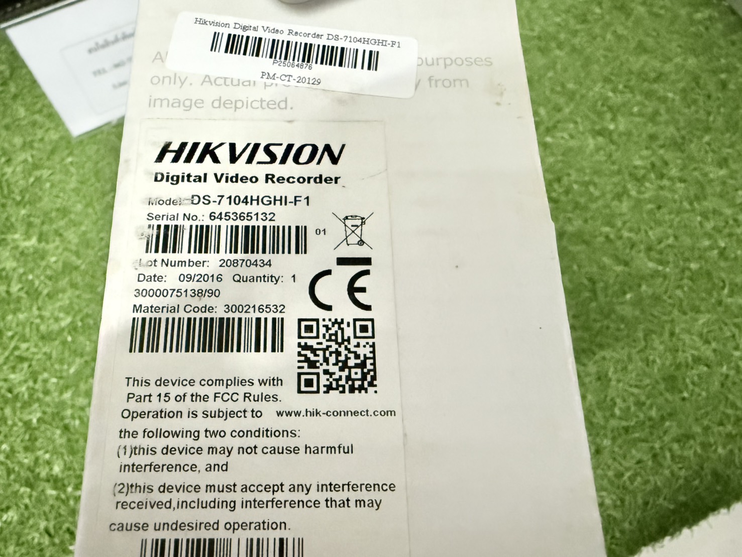 Hikvision Digital Video Recorder DS-7104HGHI-F1 มี 12 ตัว