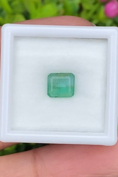 พลอย มรกต Natural Emerald แซมเบีย 1.16 กะรัต (Cts.) พลอยแท้ อัญมณีมงคลประจําวันเกิด เครื่องประดับพลอย