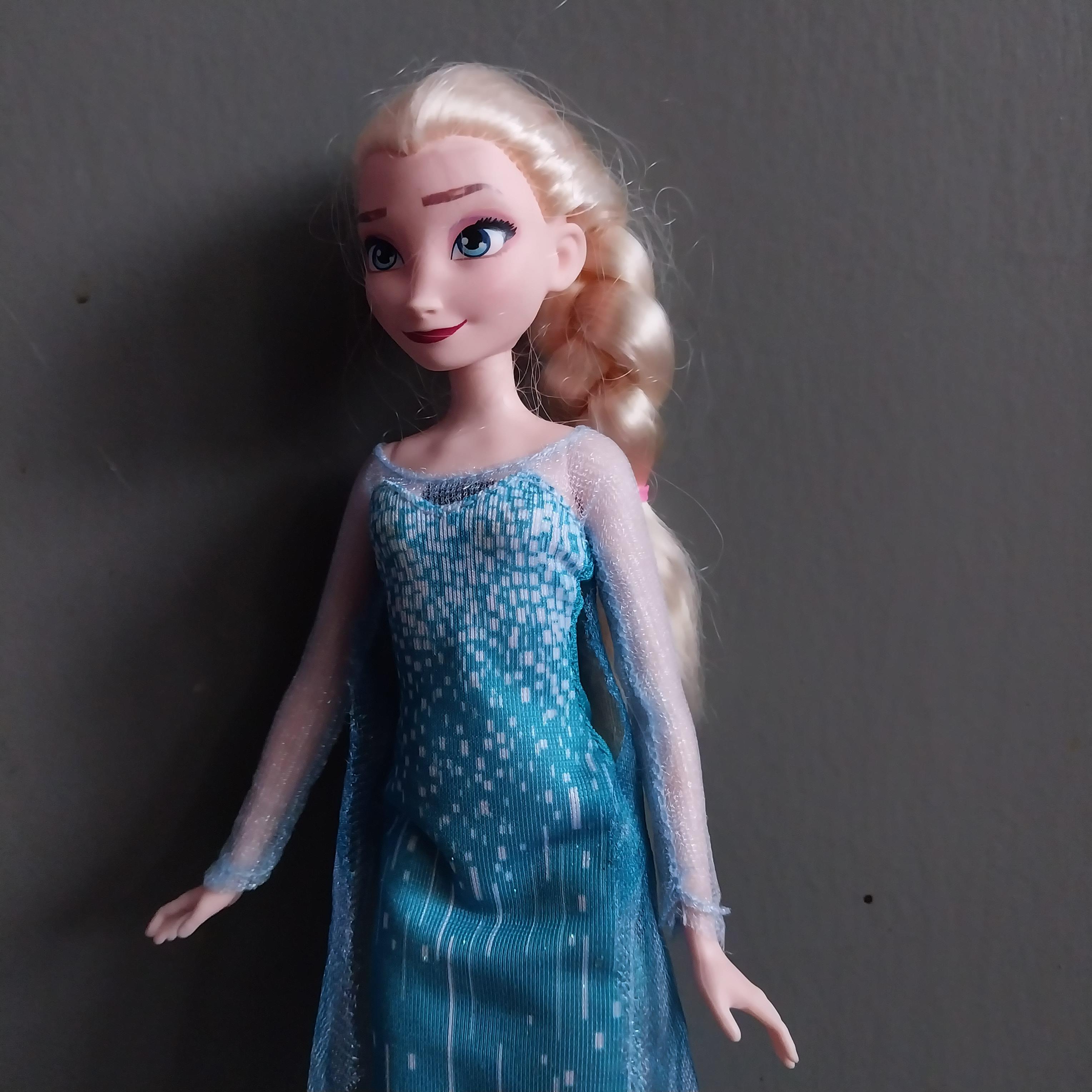 มีหลายภาพ ตุ๊กตาเอลซ่า จาก โฟรเซ่น1 งานเครื่อง**ระบบไฟไม่ติด โดยรวมสภาพดี