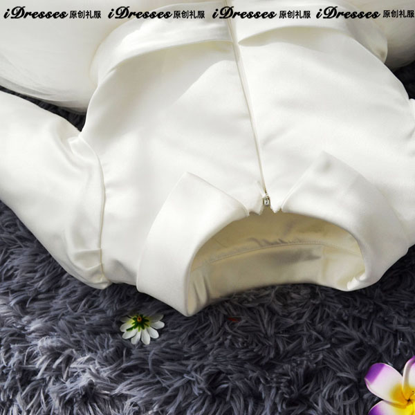 Pre-order ชุดราตรีเด็ก ชุดออกงานสไตล์เจ้าหญิง สีขาว แขนยาว เรียบหรู กระโปรงผ้าแก้ว