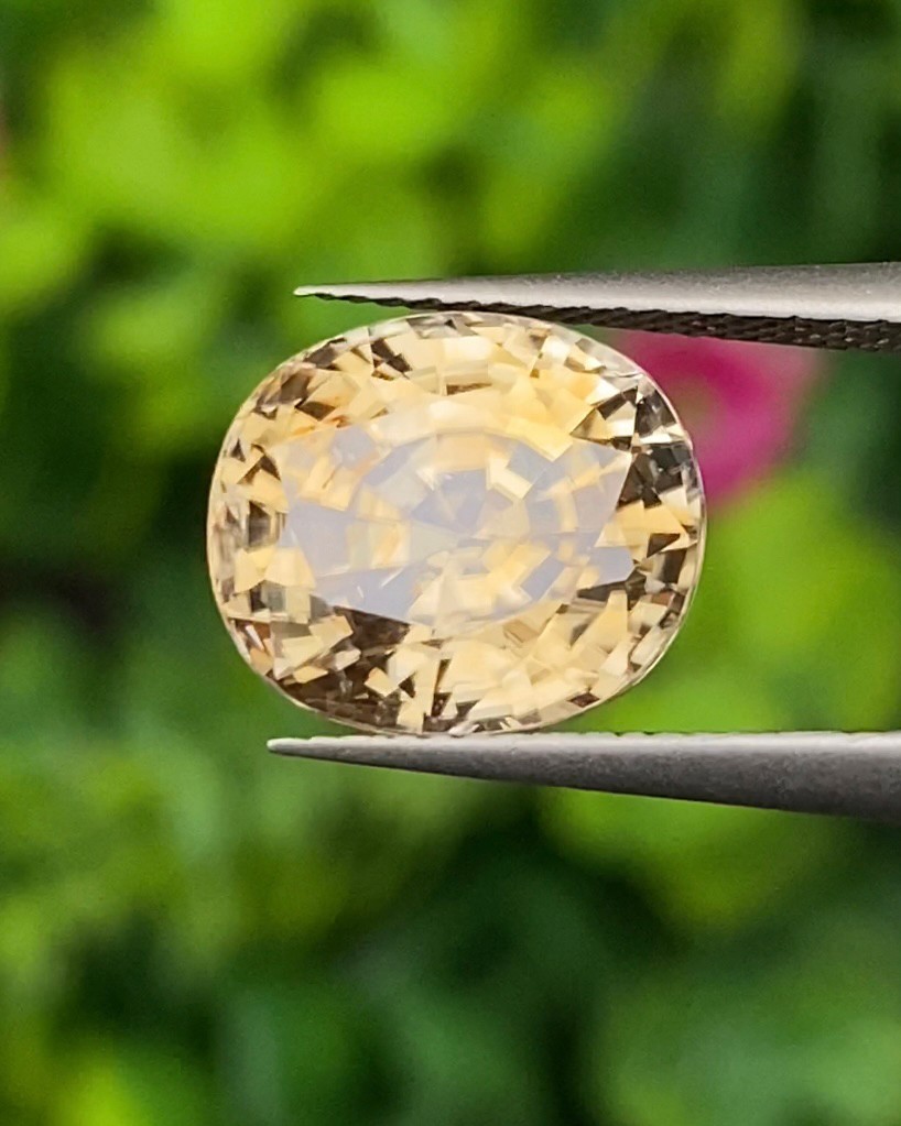 พลอย เพทาย Natural Zircon 6.55 กะรัต (Cts.) พลอยแท้ อัญมณีมงคลประจําวันเกิด เครื่องประดับพลอย