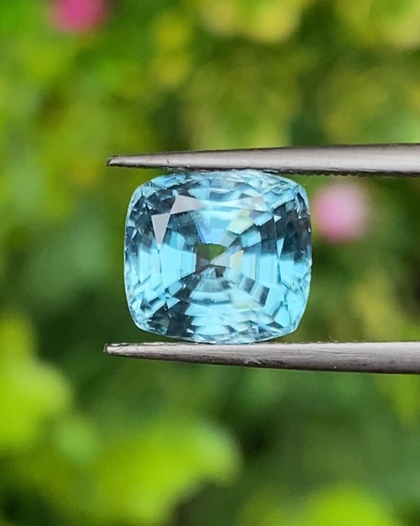 พลอย เพทาย Natural Zircon 4.53 กะรัต (Cts.) พลอยแท้อัญมณีมงคล ประจําวันเกิด เครื่องประดับพลอย