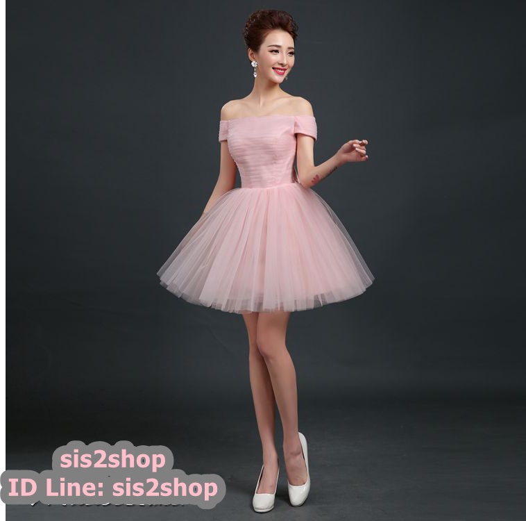 พร้อมส่ง ชุดราตรีสั้น แบบปาดไหล่ สีชมพู Nude ผ้าโปร่ง อกจับจีบตีเกล็ด แบบเรียบหรู พร้อมโบว์ (เชือกผูกหลัง)