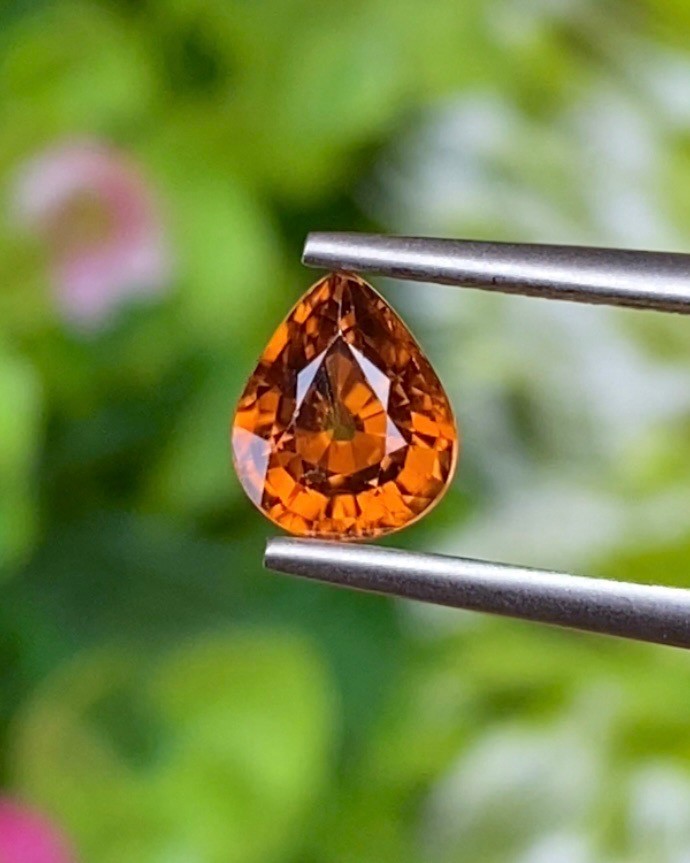 พลอย เพทาย (Zircon) 1.24 กะรัต (Cts.) พลอยแท้ อัญมณีมงคลประจําวันเกิด เครื่องประดับพลอย