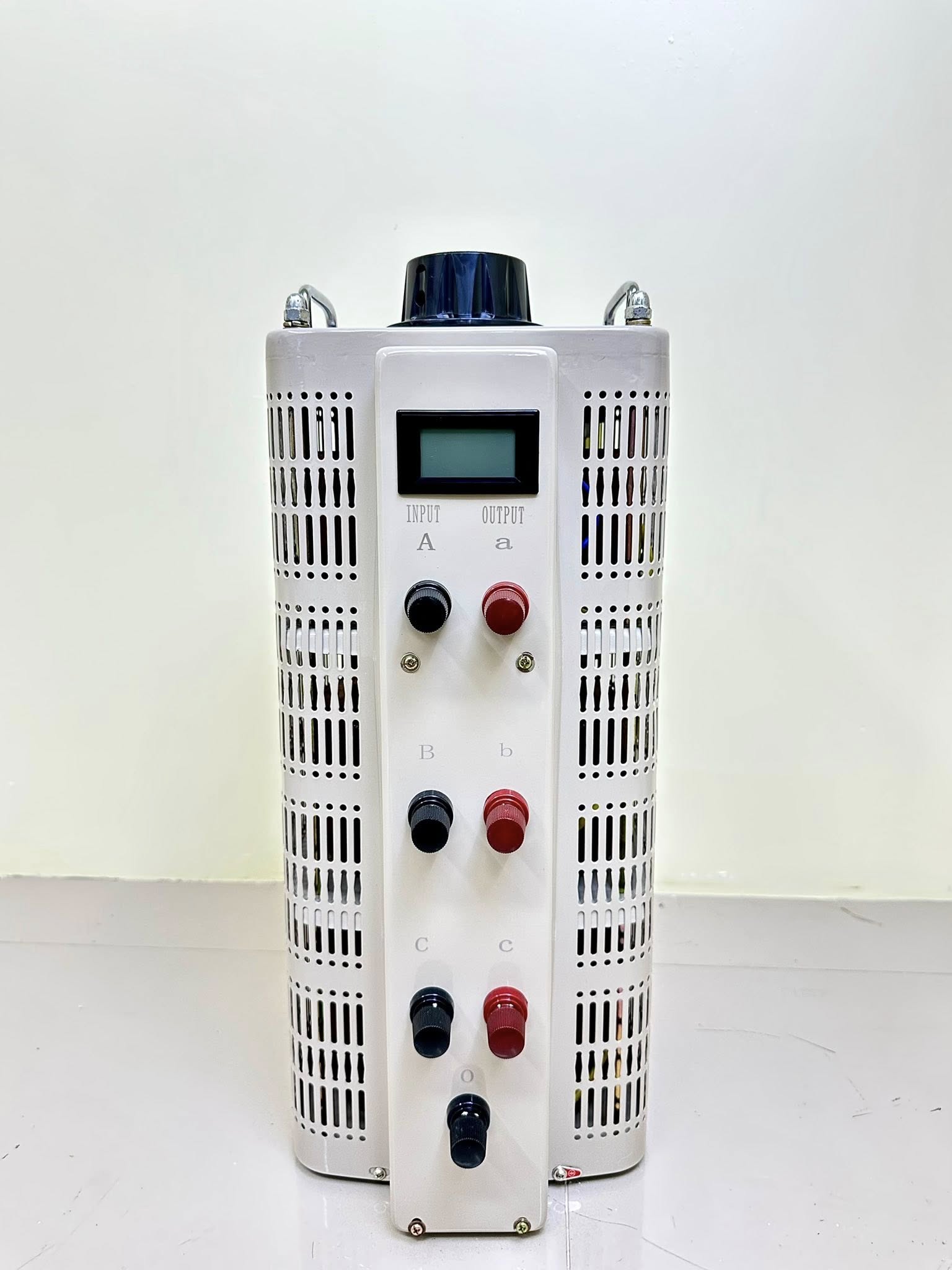 วาริแอค หม้อแปลงปรับแรงดันไฟฟ้าชนิดแกนหมุน 10Kva 3 เฟส