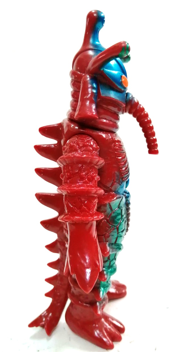 ซอฟ7นิ้ว สัตว์ประหลาด bandai kaijin มนุษย์ดาว ฮิปโปริต จากภาพยนตร์ อุลตร้าแมนเอส เป็นสัตว์ประหลาดตัวสำคัญ ที่สามารถล่อ 5 พี่น้องอุลตร้า มาติดกับ จนเจ้าพ่ออุลตร้า ต้องปรากฏตัวออกมาช่วย ตัวนี้เป็นซอฟรุ่นเก่าปี1983 bandai japan คุณภาพดีสีสวยสด สภาพดีเก่าเ