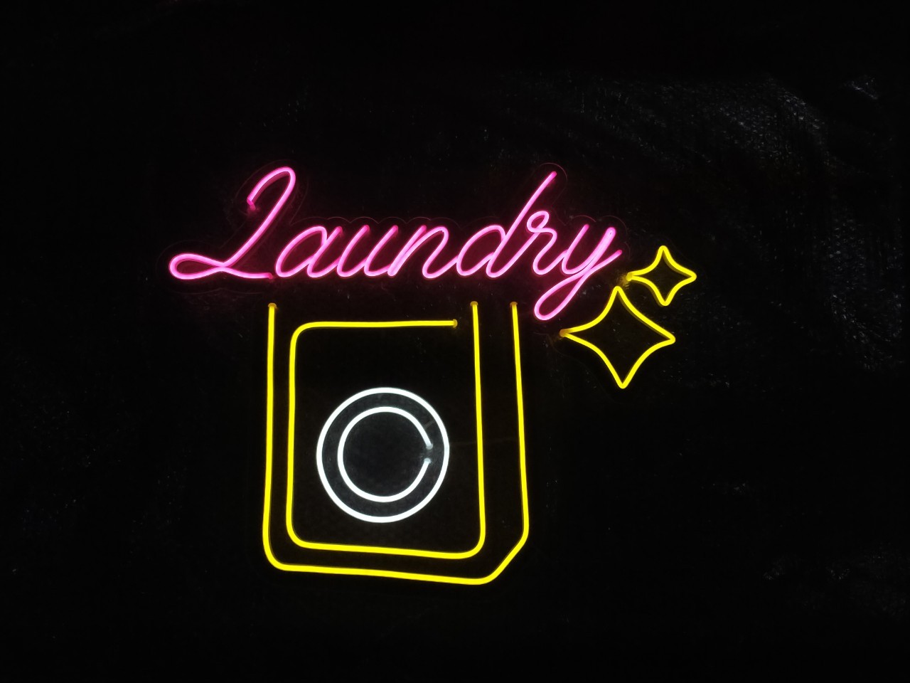 ไฟนีออน เฟค