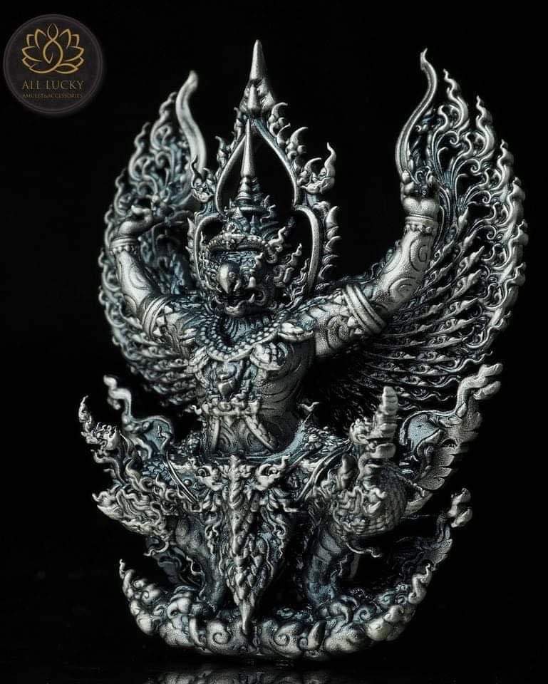 พญาครุฑทวียศ เนื้อเงินซาติน ขนาด 3.8 X 2.8 เซนติเมตร