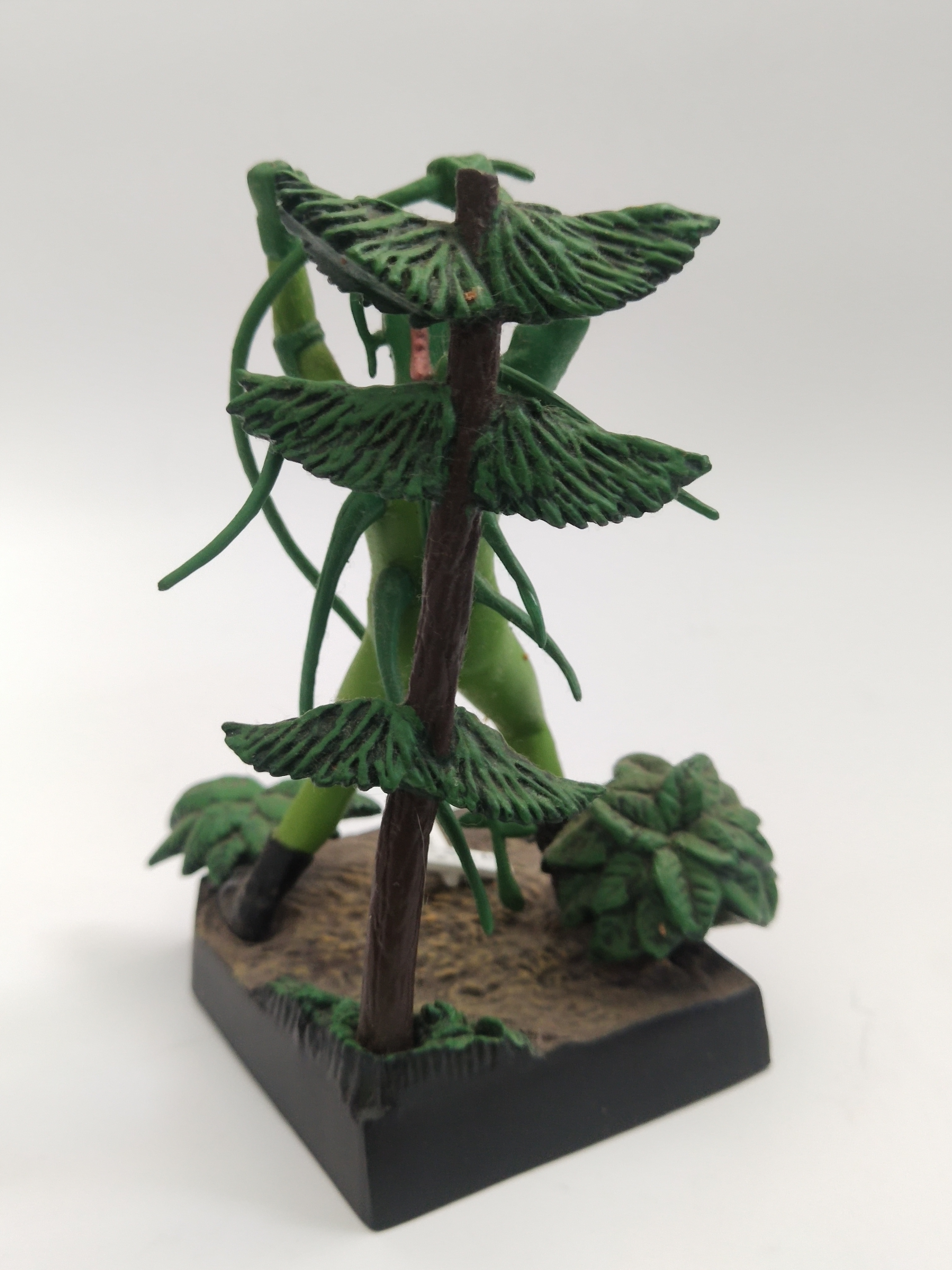 มีหลายภาพ งานฉาก สัตว์ประหลาดไอ้มดแดง ซาราเซเนี่ยน