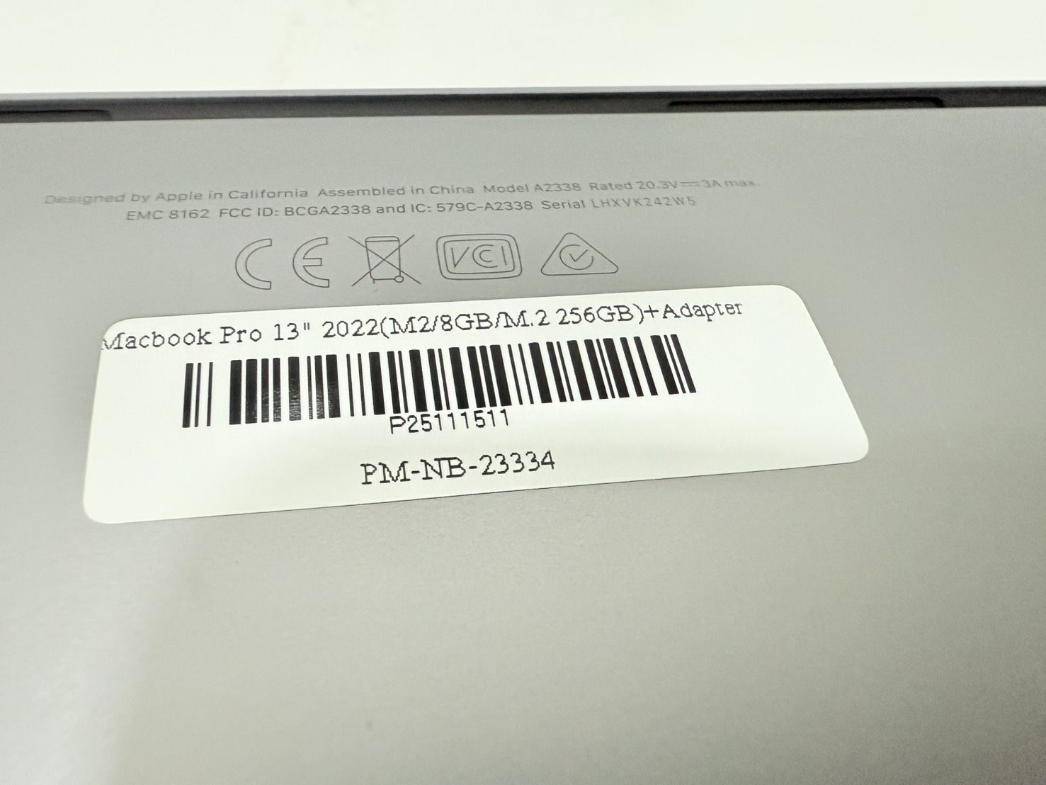 Apple Macbook Pro 13" 2022(M2/8GB/M.2 256GB)+Adapter