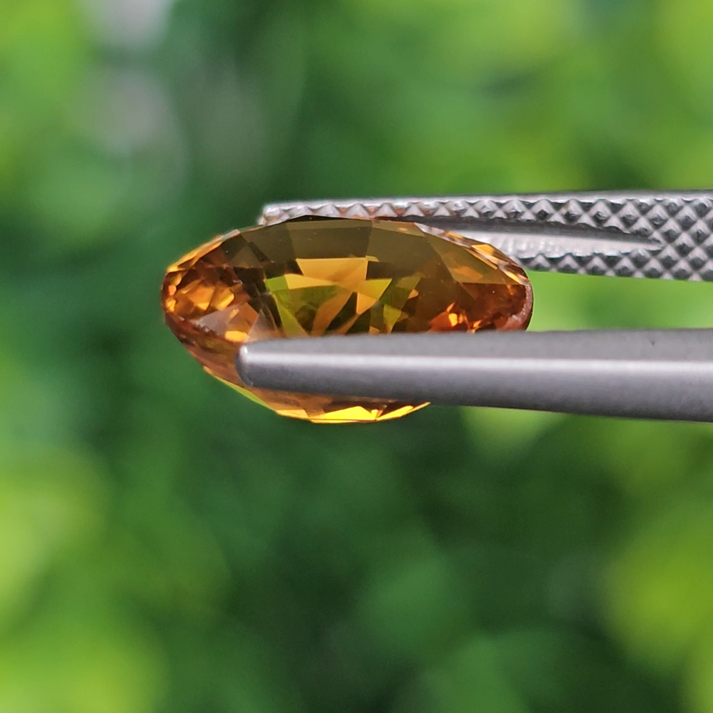 พลอย บุษราคัม yellow sapphire 4.51 กะรัต (Cts.) พลอยแท้ อัญมณีมงคลประจําวันเกิด เครื่องประดับพลอย