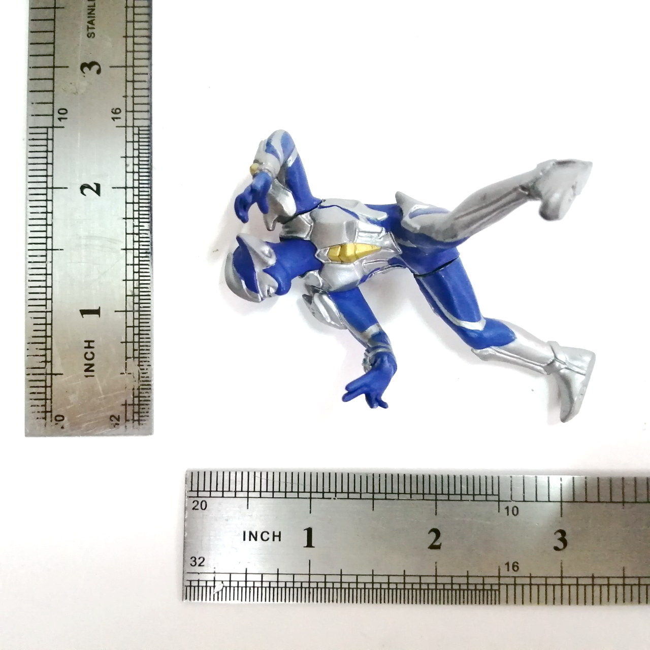 ของสะสม กาชาปอง อุลตร้าแมนฮิคาริ ร่างถูกผนึกด้วยเกราะ มิตซึรุกิ ขนาด 3 นิ้วสภาพดี