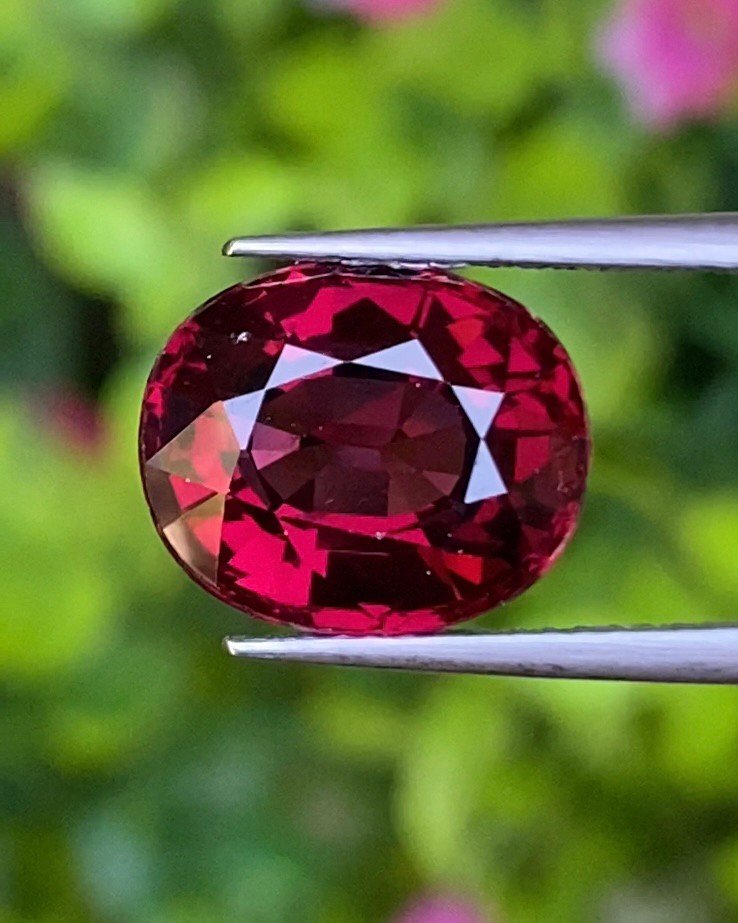 พลอย โรโดไลต์ กาเน็ท Rhodolite Garnet 6.19 กะรัต Cts.พลอยแท้ อัญมณีมงคลประจําวันเกิด เครื่องประดับพลอย