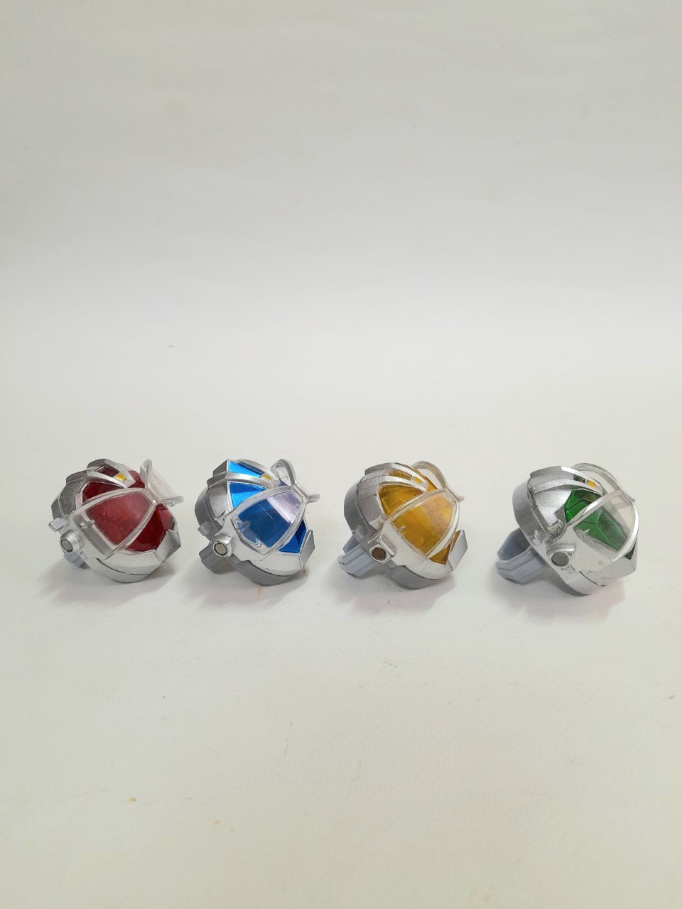 มีหลายภาพ,แหวนไรเดอร์วิซาร์ด 4วง