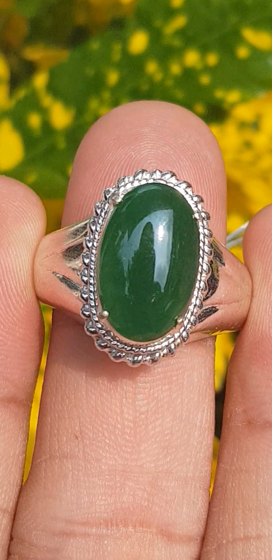 หยก พม่า แท้ Jade แหวนหยก 翡翠戒指 (Jadeite ring) 3.57 กะรัต (Cts.) (Size) 61 ดิบ ไม่ผ่านการปรับปรุง (Type A) พม่า (Myanmar)