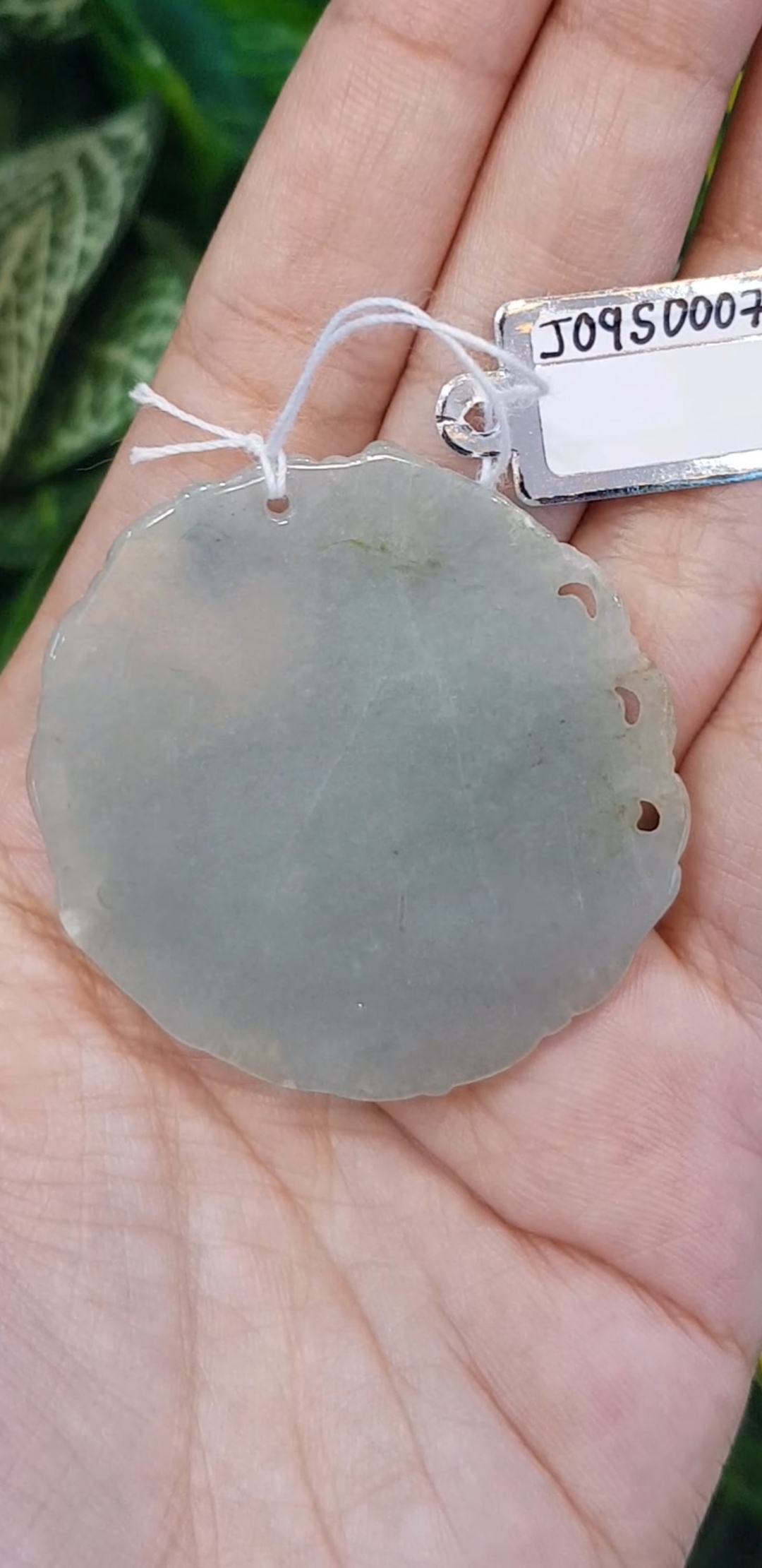 หยก พม่า แท้ Jade จี้หยก (jadeite) แกะสลักรูปมังกร ดิบ ไม่ผ่านการปรับปรุง (Type A) พม่า (Myanmar)