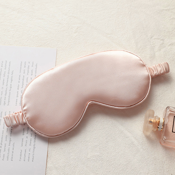 🚩พร้อมส่ง🚩ผ้าปิดตาซาตินหนานุ่ม แบบสวมหัวยางยืด ผ้าไหมนุ่มลื่นละมุนผิว กันแสงมิด - Sleeping eye cover (AC141-แบบเรียบ)