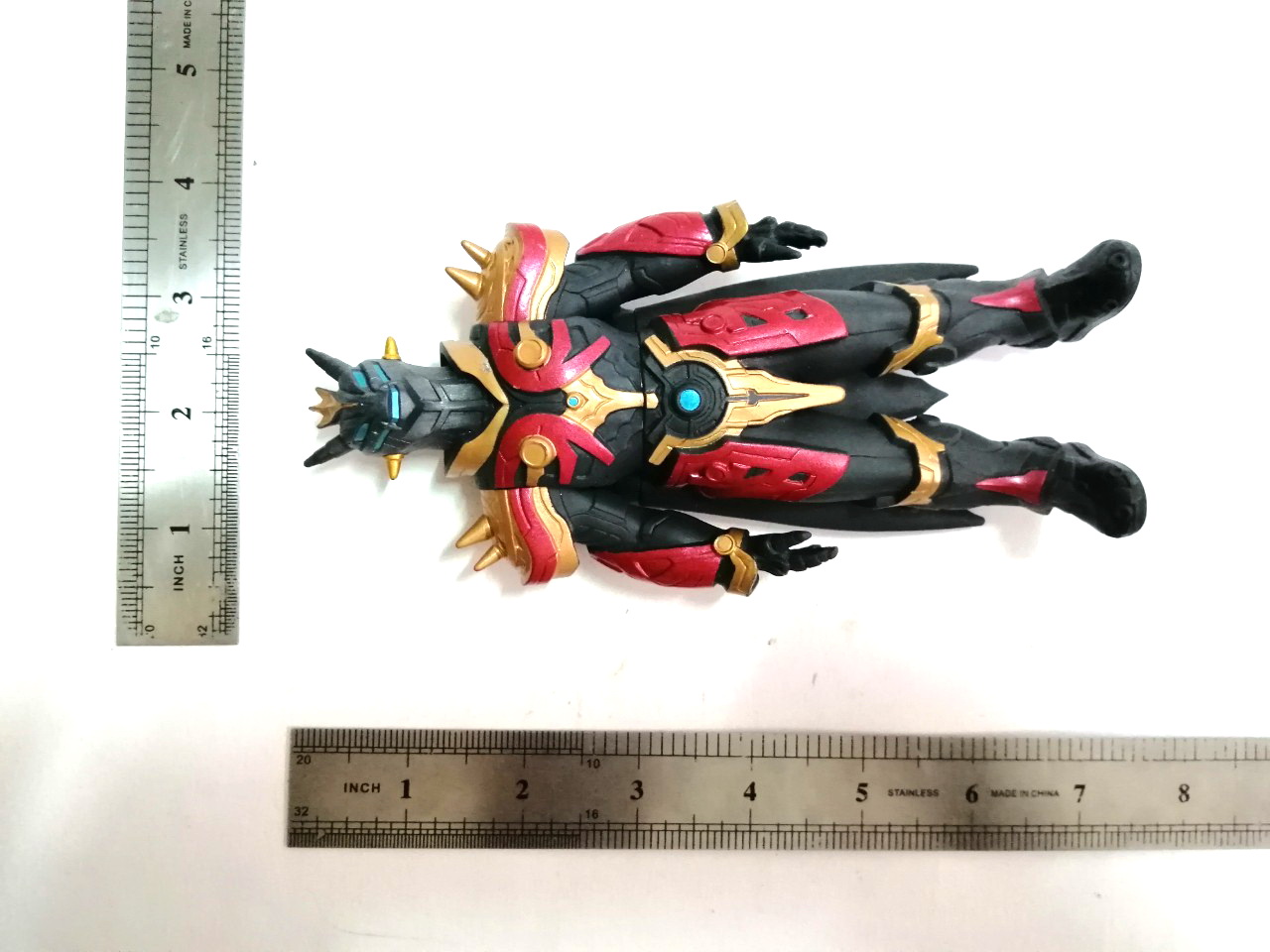 ซอฟ เอเลียนแบทชุดใหม่ในอุลตร้าแมนซาก้า เป็นตัวนำไฮเปอร์เซ้ทต้อนมายังโลกและภายหลังก็คืนชีพและสู้กับซีโร่อีกครั้งในอุลตร้าซีโร่ไฟท์ ขนาด 7 นิ้ว bandai china 2011 สภาพดี, Soft 7" Alien Bat from Ultraman Saga