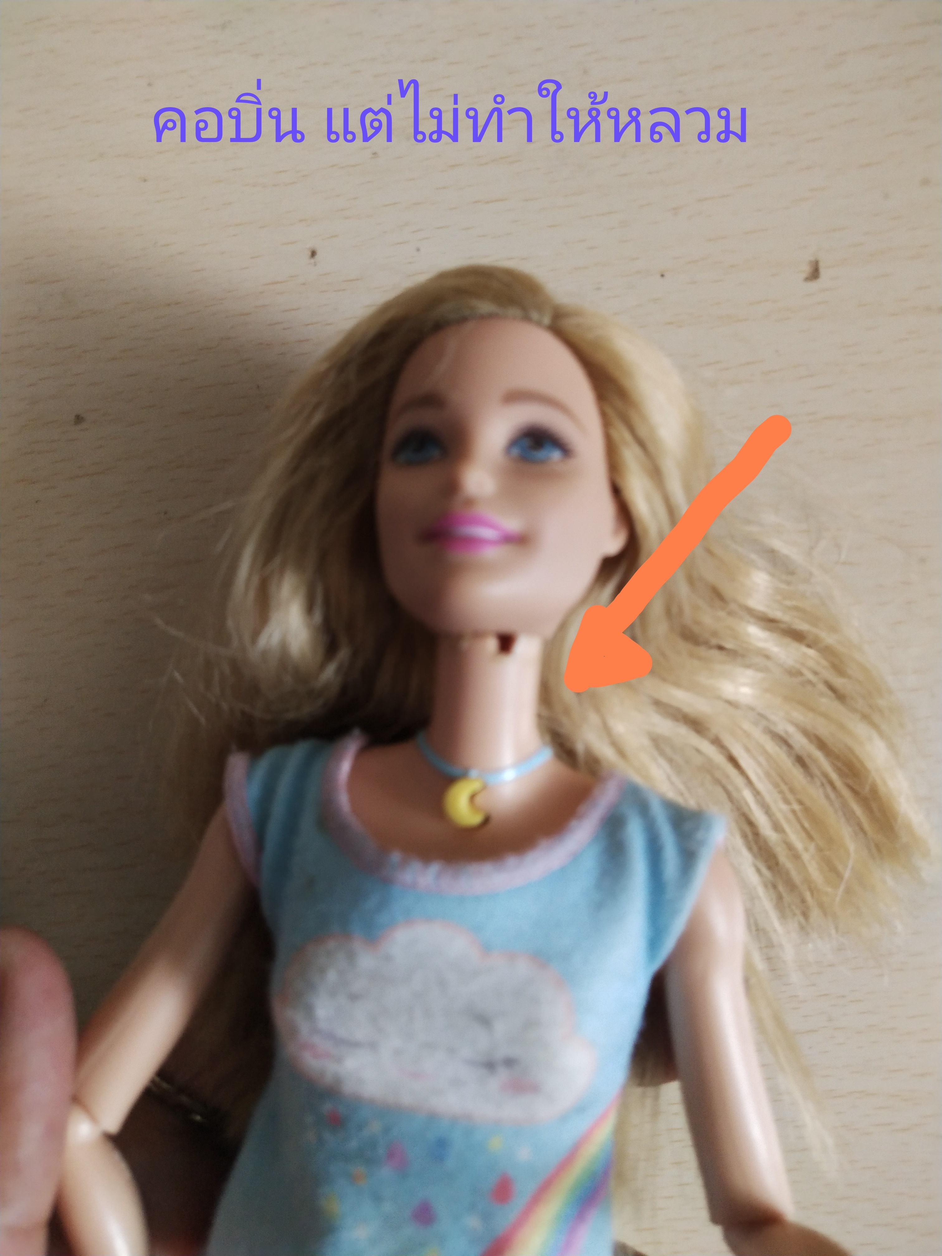 มีหลายภาพ คอมีรอยบิ่นเล็กน้อย แต่ไม่ทำให้คอโยกหรือหลวม ตามภาพ,ไม่ส่งผลต่อการโยกคลอน -ไม่หลวม ปกติ,,ไม่รวมฐาน,ตุ๊กตาบาร์บี้รุ่นโยคะมีเครื่อง แต่ระบบไฟไม่ทำงาน made_to_move มี ข้อต่อทั้งตัว Mattel China 2019 ไม่มีส่วนหลวม