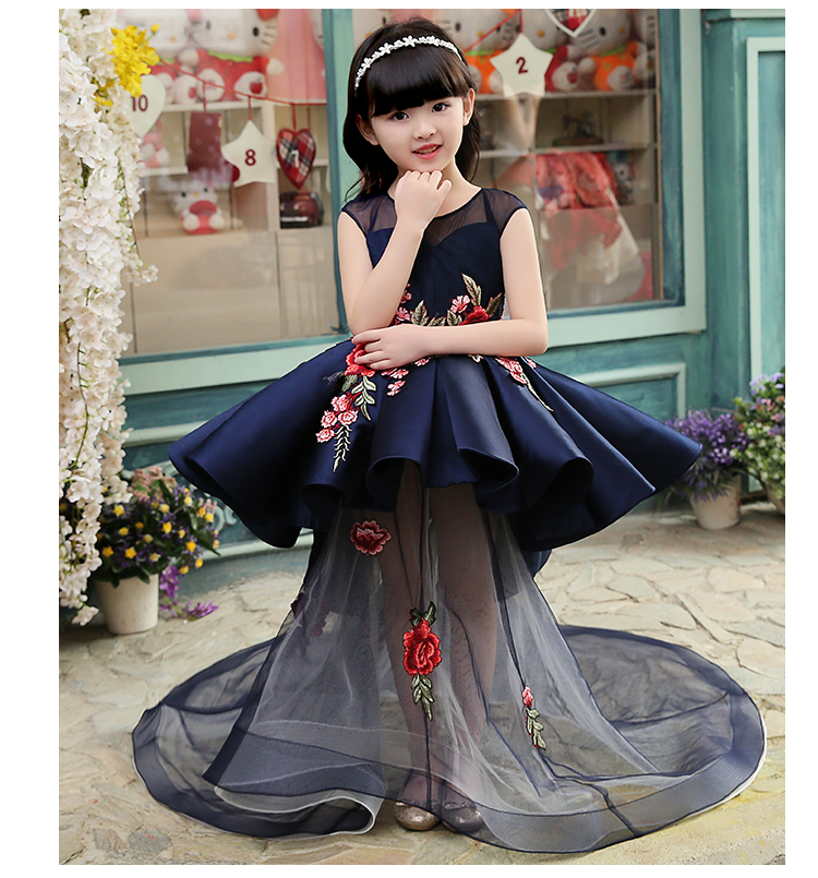 Pre-order ชุดราตรีเด็ก ชุดออกงาน ชุดแฟนซี ชุดกระโปรง สไตล์เจ้าหญิง แขนกุด ผ้าลูกไม้ช่วงอก แต่งดอกไม้ช่วงเอว กระโปรงผ้าไหมดัชเชต ปล่อยชายยาว มีซิปหลัง