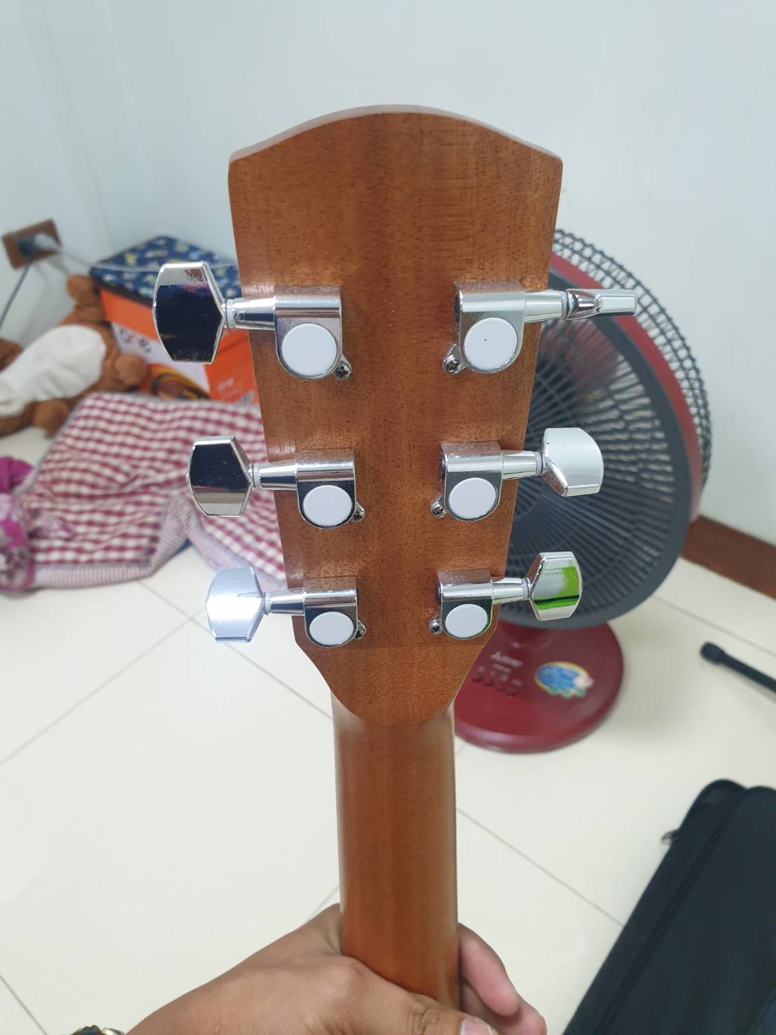 กีตาร์ Alvares RS26