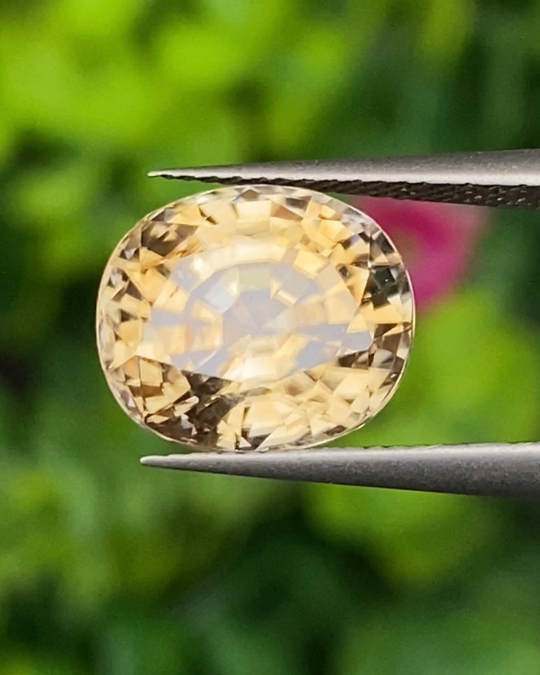 พลอย เพทาย Natural Zircon 6.55 กะรัต (Cts.) พลอยแท้ อัญมณีมงคลประจําวันเกิด เครื่องประดับพลอย