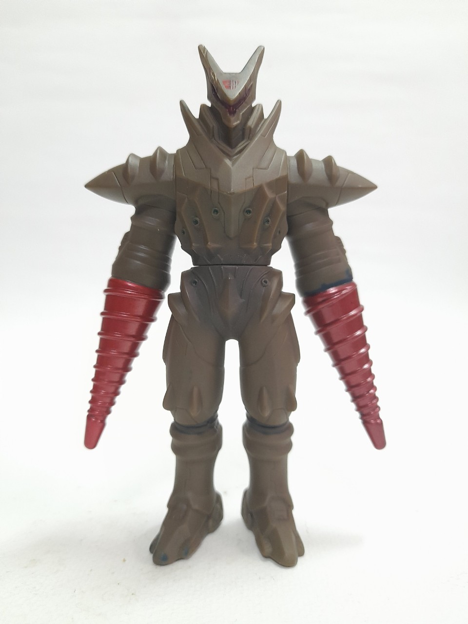 ซอฟ 5-5.5 นิ้ว หุ่นยนต์Legionoids (Alpha) จากอุลตร้าแมนซีโร่ มือสอง สภาพดี มีรอยบ้าง มีปั๊มใต้เท้า