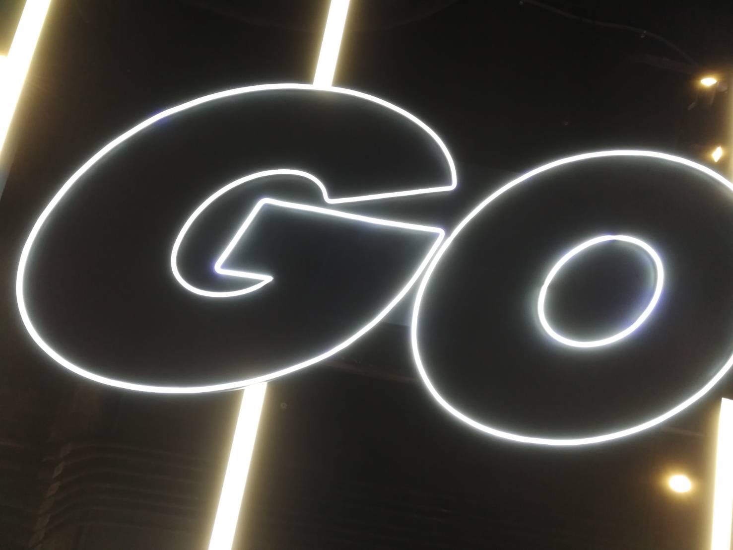 อักษรโลหะติดไฟนีออน flex led