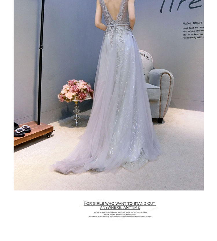 Pre-order ชุดราตรียาว แขนกุด คอวี เว้าหลัง แต่งลายลูกไม้ กระโปรงตาข่าย ปักเลื่อมสวย มีซิป