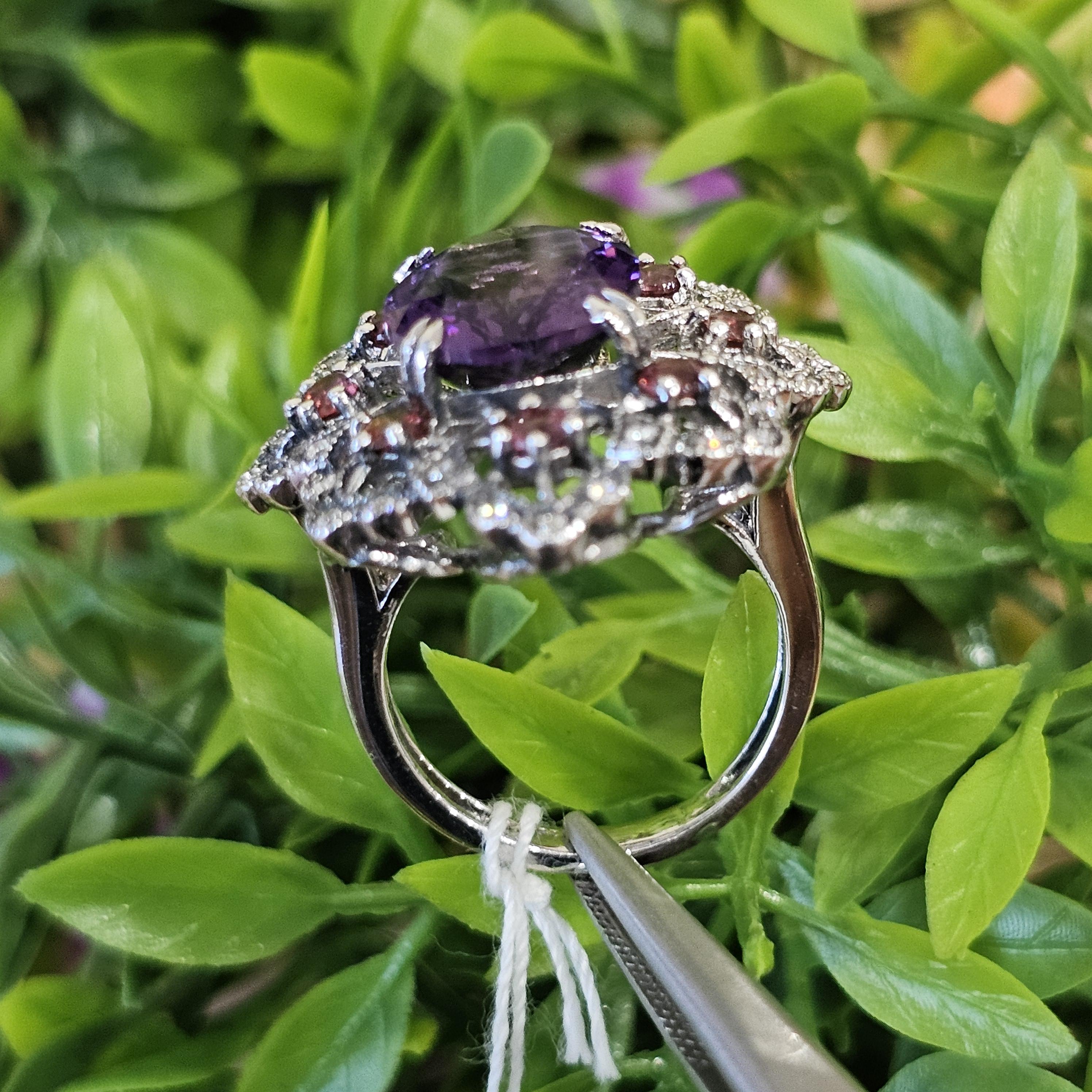 แหวนอเมทิส ตัวเรือนเงิน 56 ชุบทองคำขาว/โรเดียม ประดับด้วย เพชร CZ คัดคุณภาพ