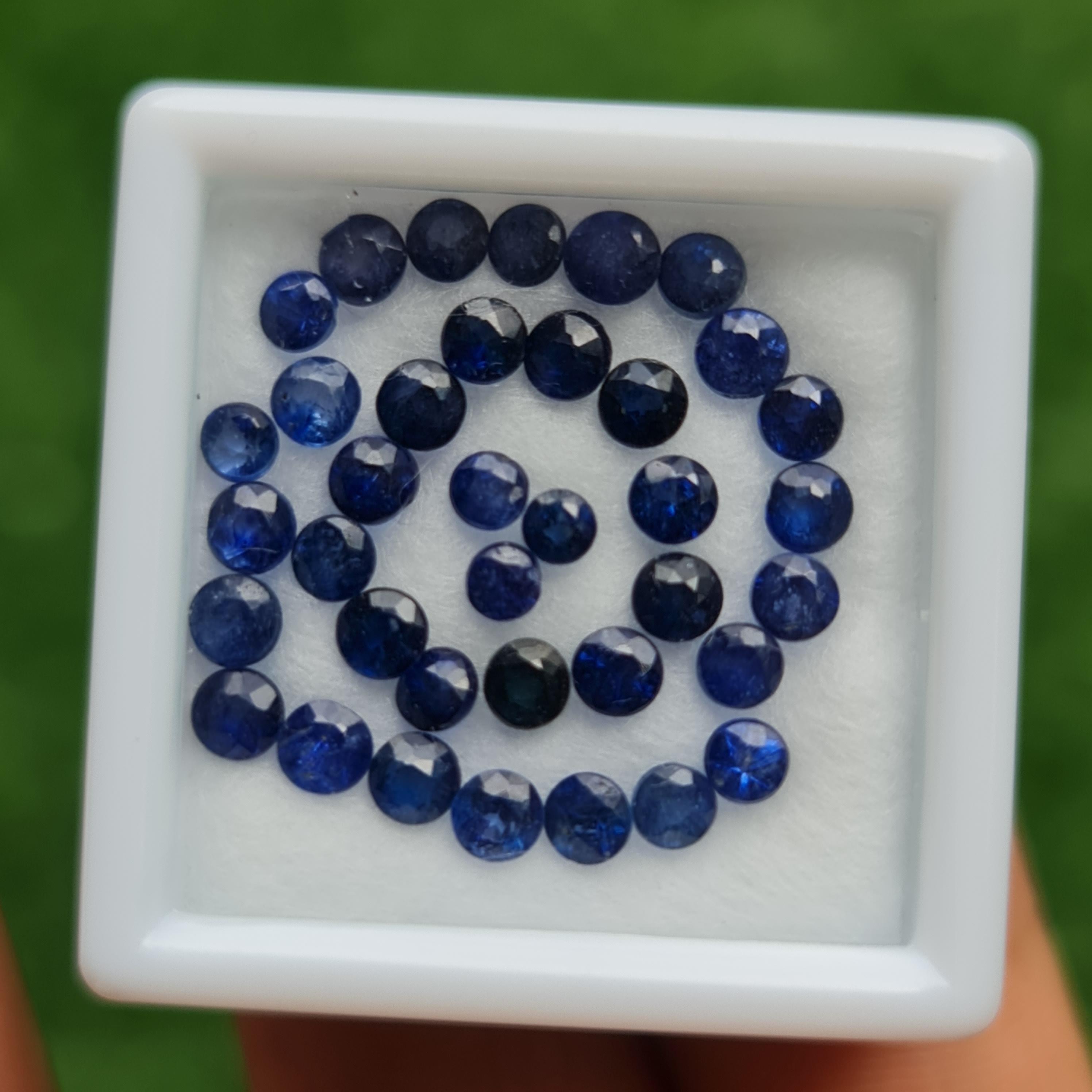 พลอย ไพลิน blue sapphire 5.92 กะรัต (Cts.) 55 เม็ด (pcs.) พลอยแท้ อัญมณีมงคลประจําวันเกิด เครื่องประดับพลอย