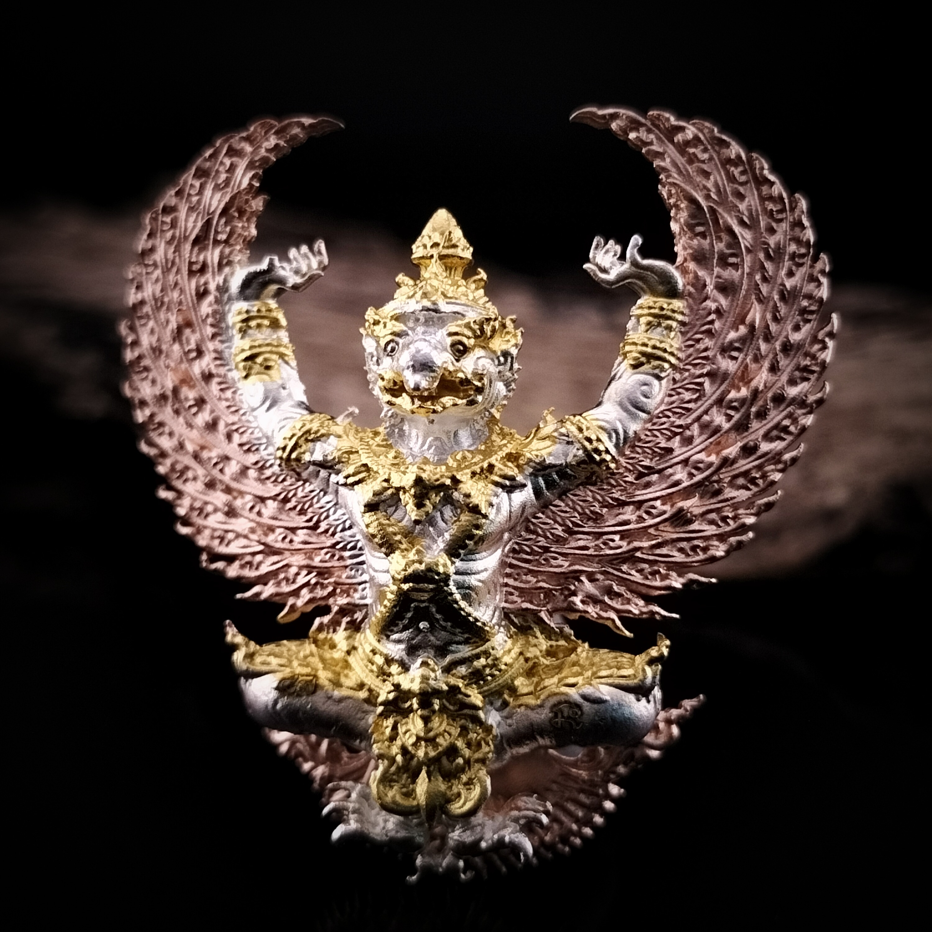 พญาครุฑทศยันต์มหาราช รุ่น รวยเหลือล้นมหาเศรษฐีอุดมทรัพย์