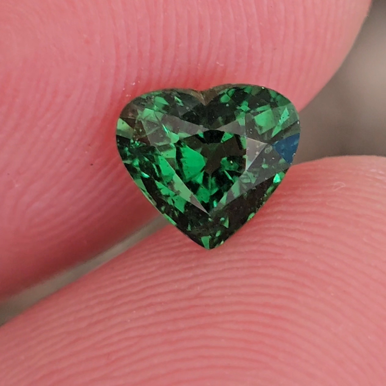 พลอย ซาโวไรท์ Tsavorite Garnet 1.11 กะรัต (Cts.) ดิบ Unheated พร้อมใบเซอร์ อัญมณีมงคลประจําวันเกิด เครื่องประดับพลอย