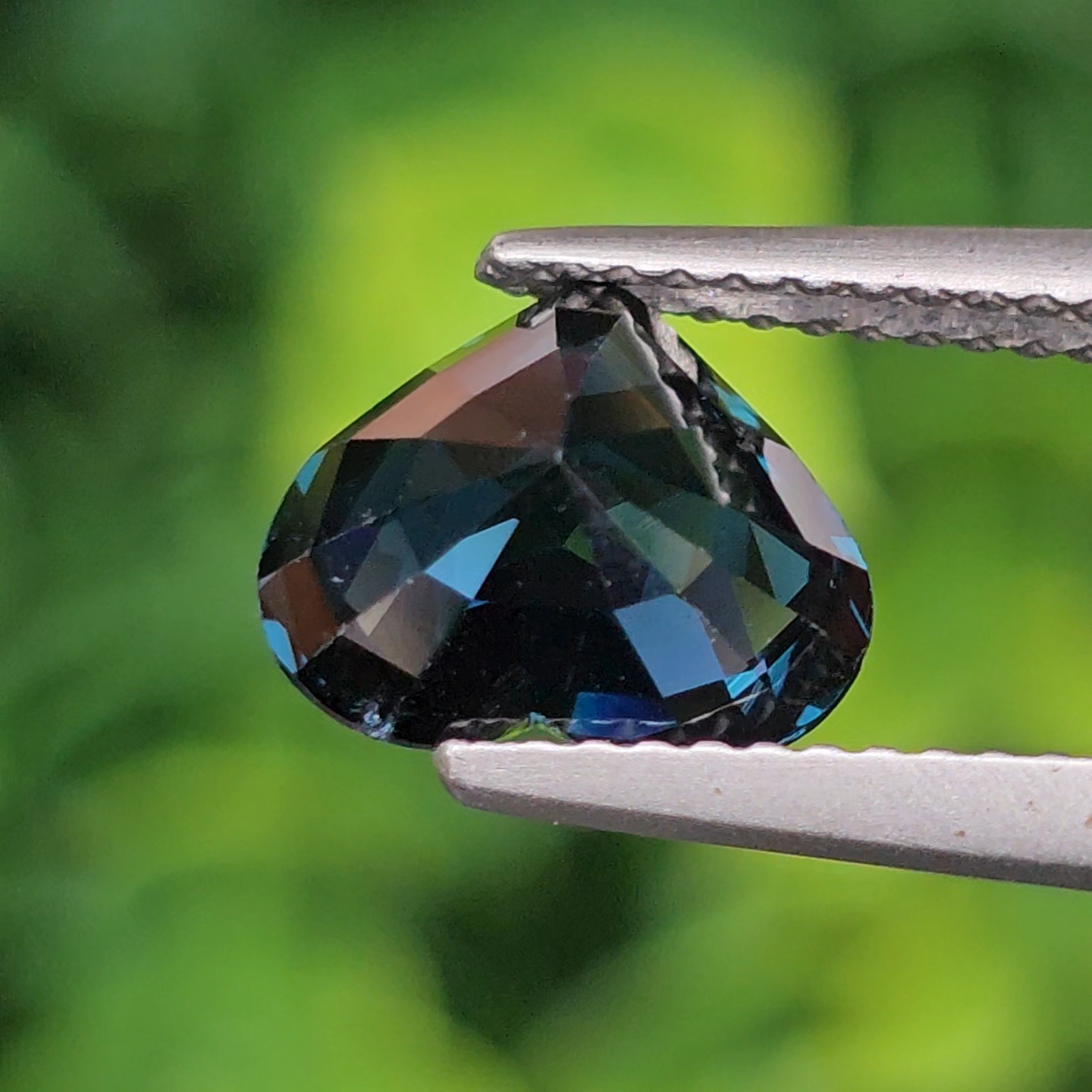 พลอย สปิเนล Spinel 2.71 กะรัต (Cts.) ดิบ (Unheated) พร้อมใบเซอร์ พลอยแท้ อัญมณีมงคลประจําวันเกิด เครื่องประดับพลอย