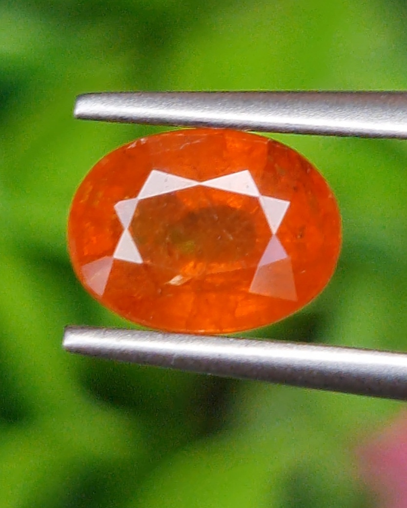 พลอย สเปสซาร์ไทต์ Spessartite Garnet 2.21 กะรัต Cts. พลอยแท้ อัญมณีมงคลประจําวันเกิด เครื่องประดับพลอย