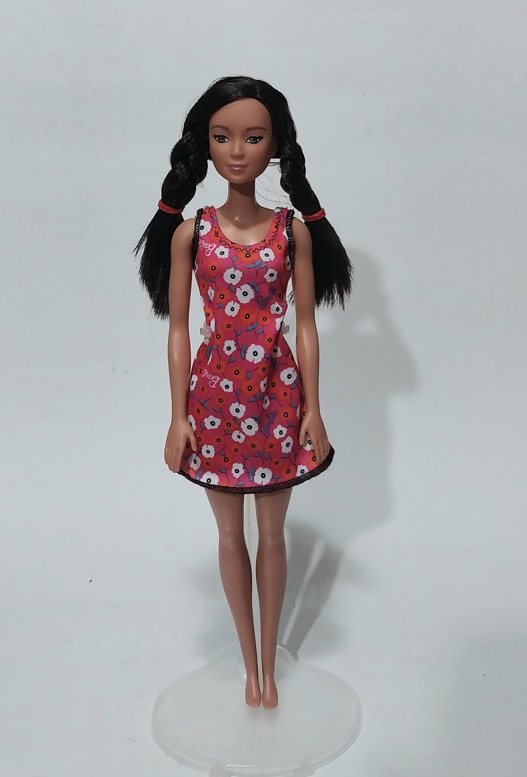 มีหลายภาพ, ตุ๊กตาบาร์บี้หน้าหมวย พร้อมชุดของแท้บาร์บี้ ผิวเข้มของแท้ mattel 2015 ขนาด 11.5 นิ้ว