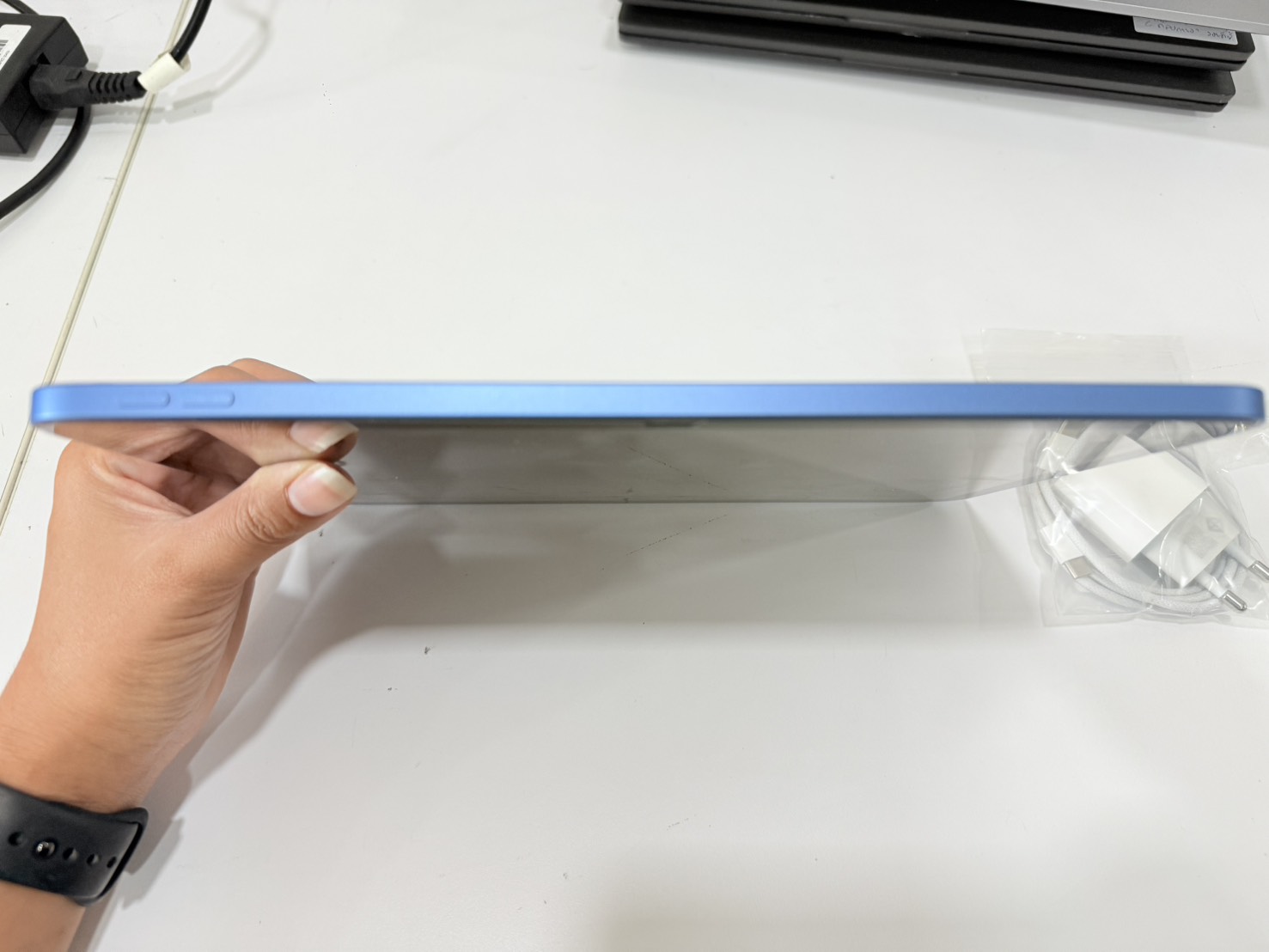 Apple iPad Gen10 64GB+Adapter