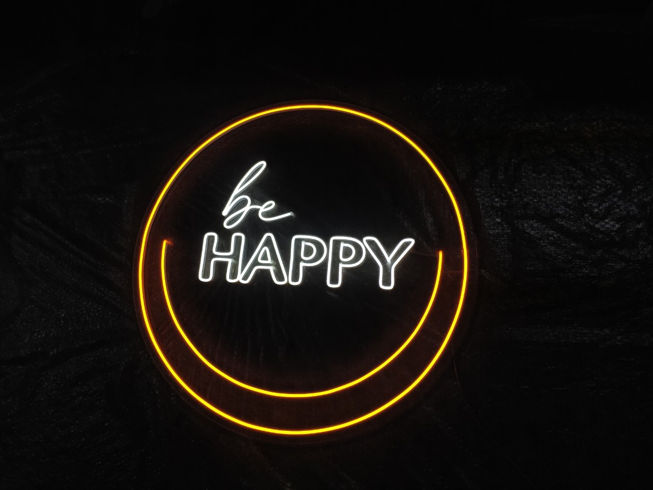 ไฟนีออน เฟค