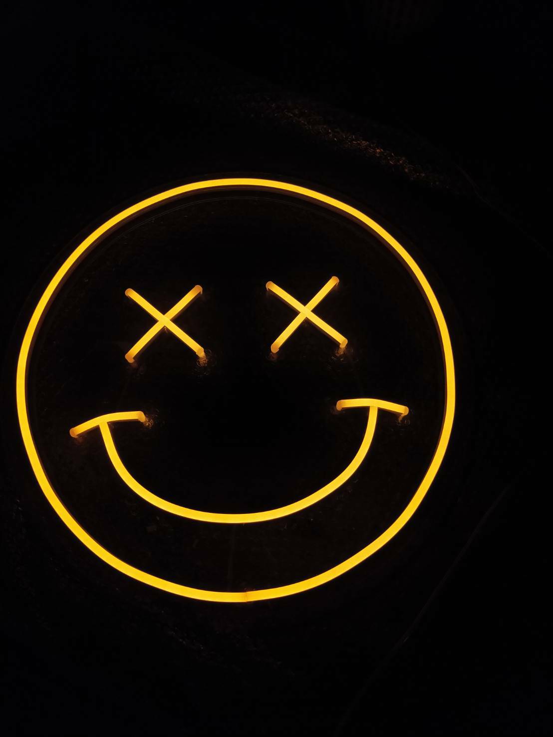 ป้ายไฟดัด แสงสีเหลือง - รูปหน้ายิ้ม