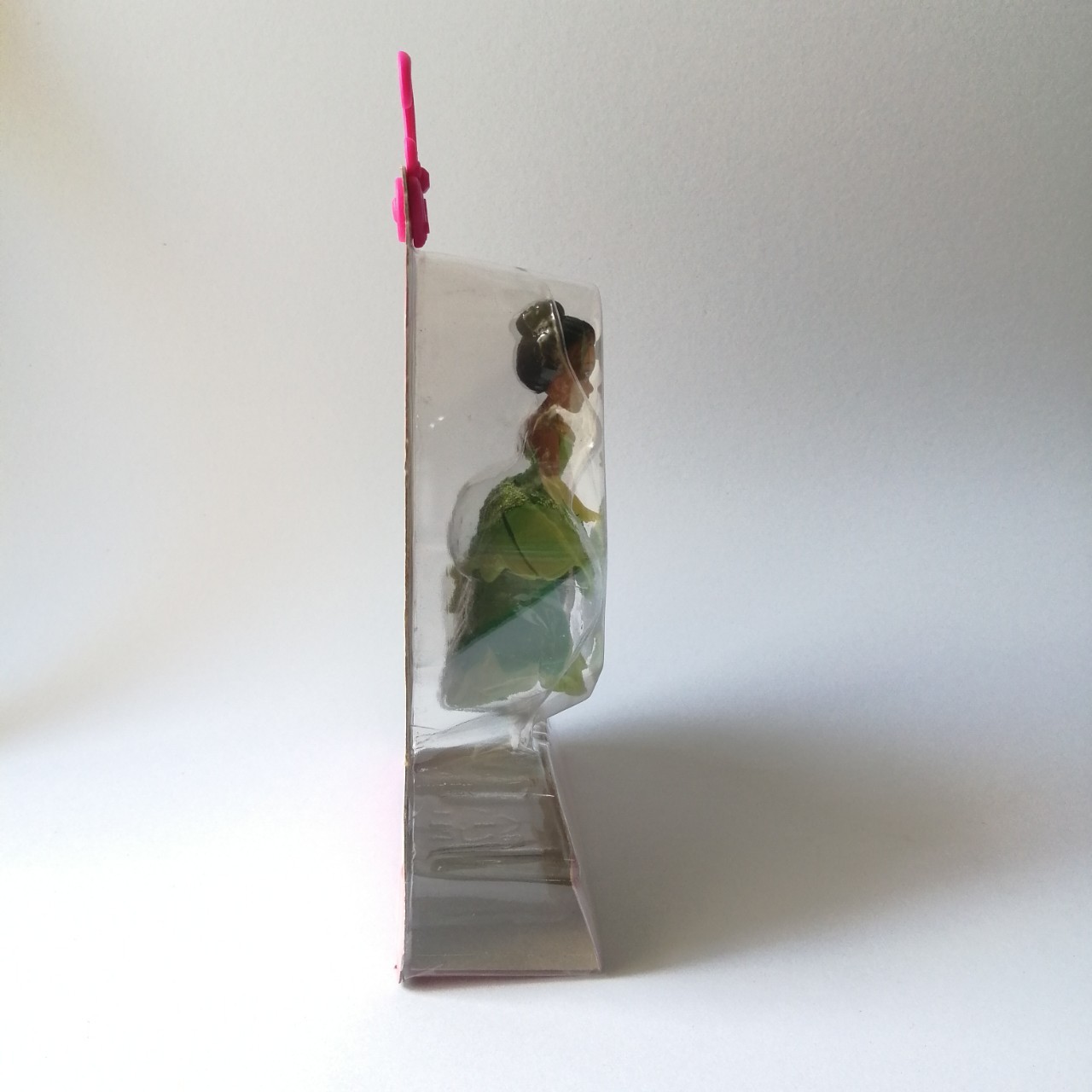 ตุ๊กตาเจ้าหญิงดิสนีย์ เทียน่า จาก เจ้าญิงกบ รุ่น คลิป อินทูแฟชั่น Disney Princess's Clip into Fashion สามารถแกะชุดออก และแปะเข้ากับตัวได้ตามภาพ