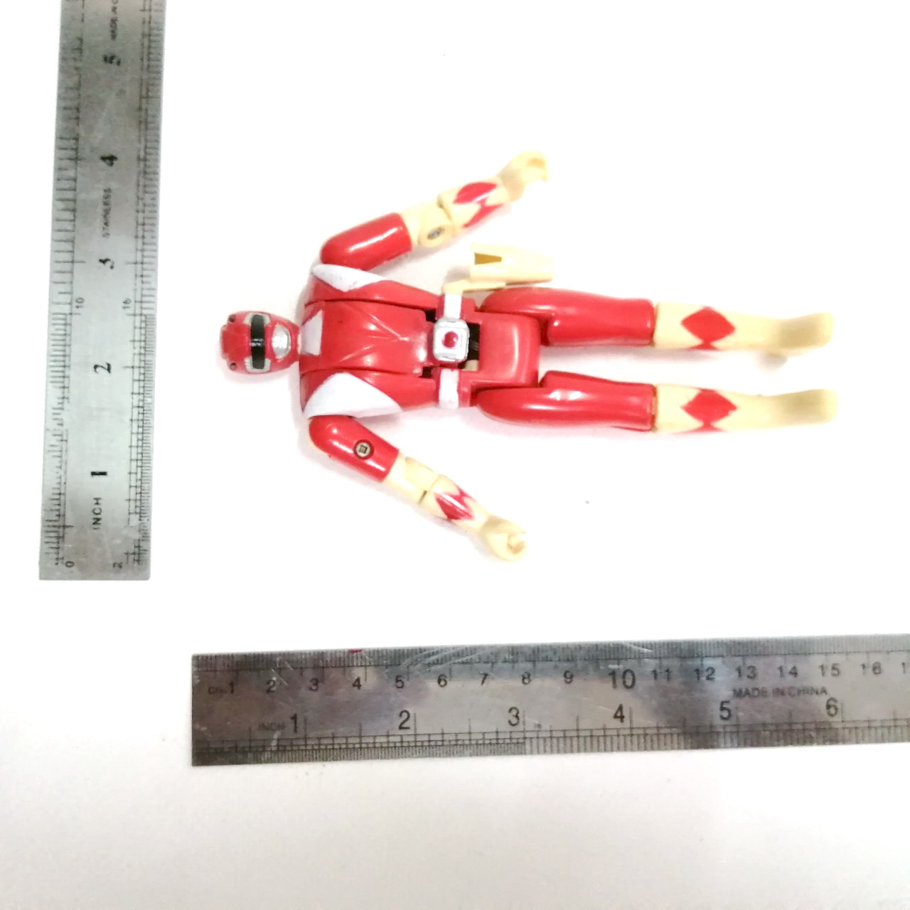 ตุ๊กตาแปลงร่าง***ระบบแปลงร่างชำรุดกดได้แต่หมุนกระดกไม่ดีนัก กลไกหักชำรุดนิดหน่อย ไม่มีปั๊ม ,ไทแรนโนเรนเจอร์ จากขบวนการ จูเรนเจอร์ /เพาเวอร์เรนเจอร์ ขนาดตามรูป กดปุ่มที่เข็มขัด หัวกระดกพับ แปลงร่างได้ สภาพดีมีรอยบ้าง