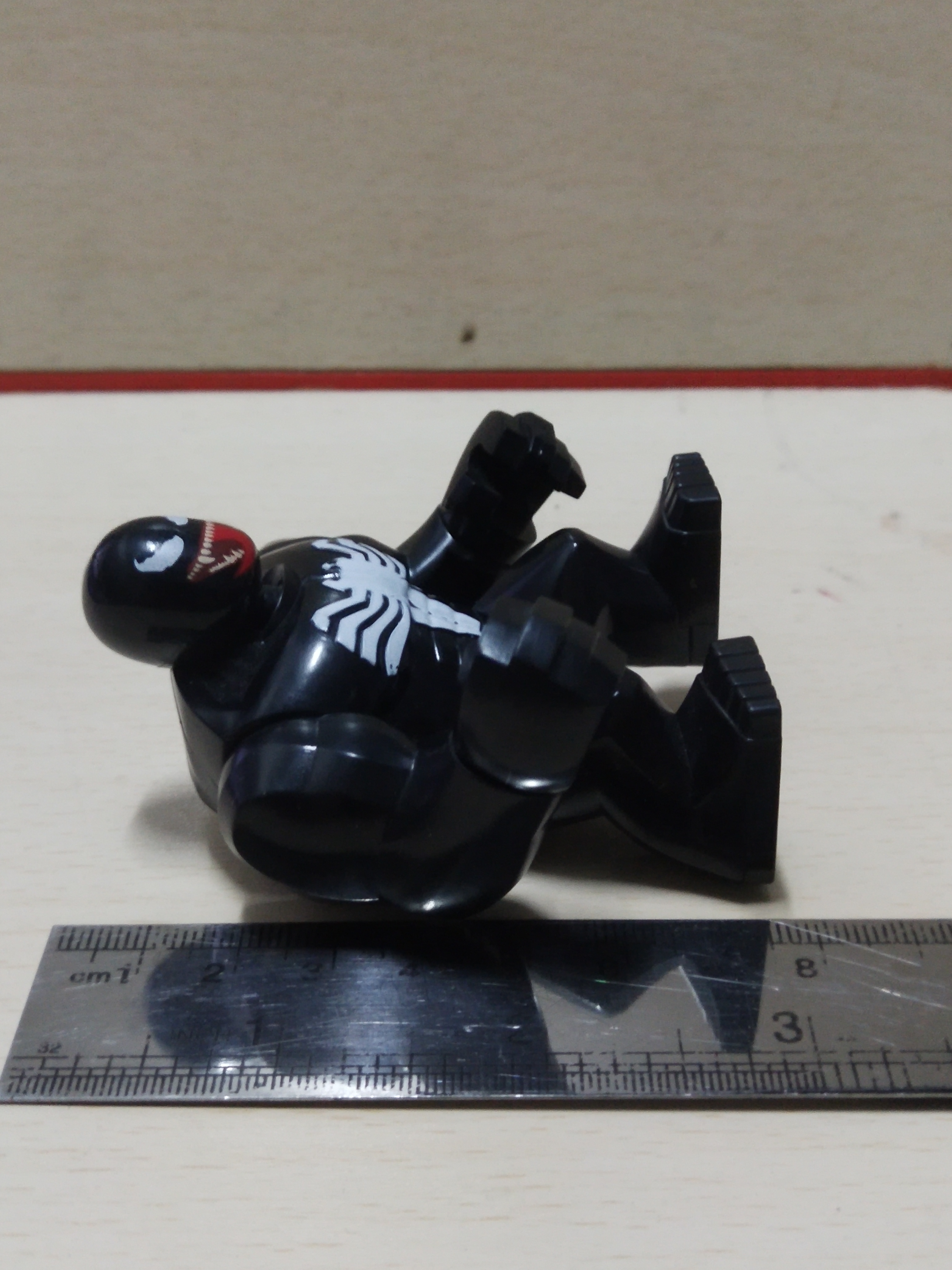 มีหลายภาพ ตุ๊กตาพลาสติกเวน่อมบริค Venom Brick ขนาดประมาณ 3 นิ้ว ของมีตามภาพ