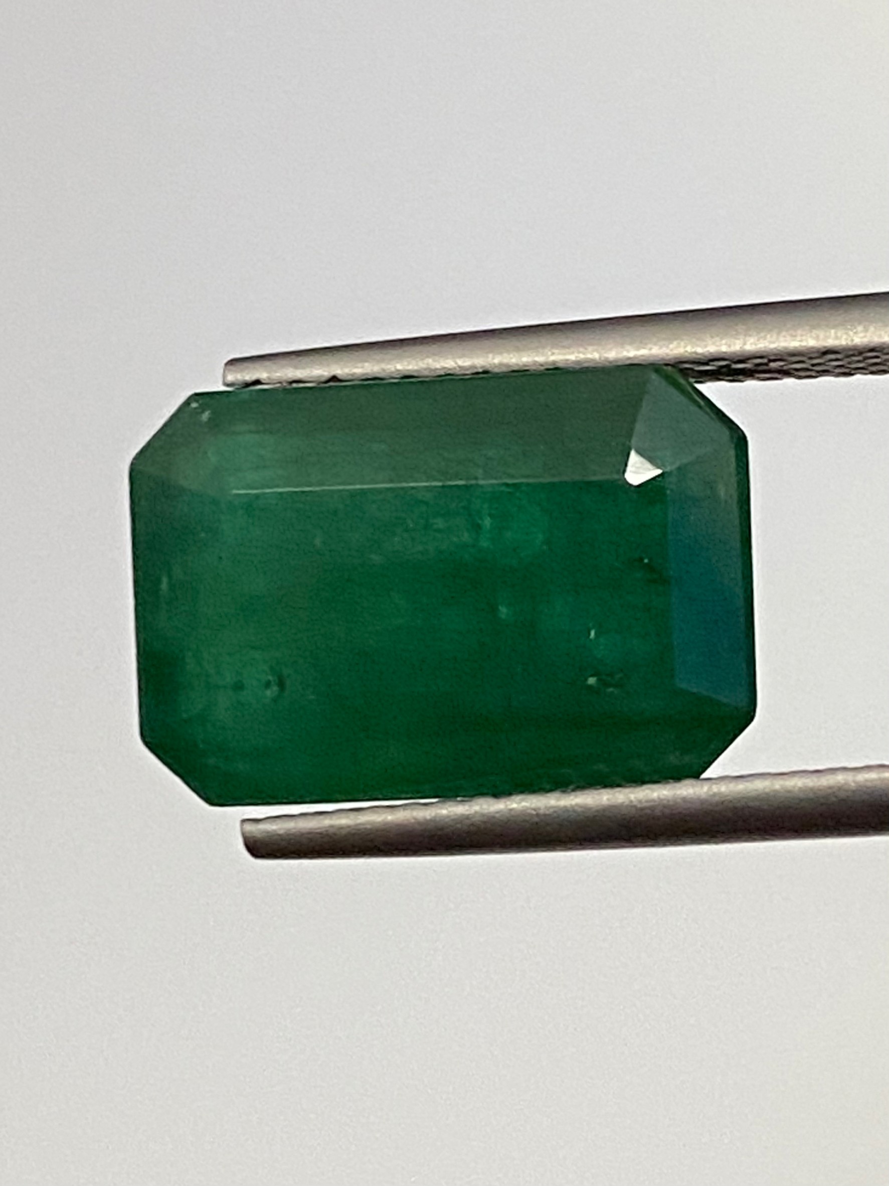 พลอย มรกต Natural Emerald แซมเบีย 9.53 กะรัต (Cts.) พลอยแท้ อัญมณีมงคลประจําวันเกิด เครื่องประดับพลอย